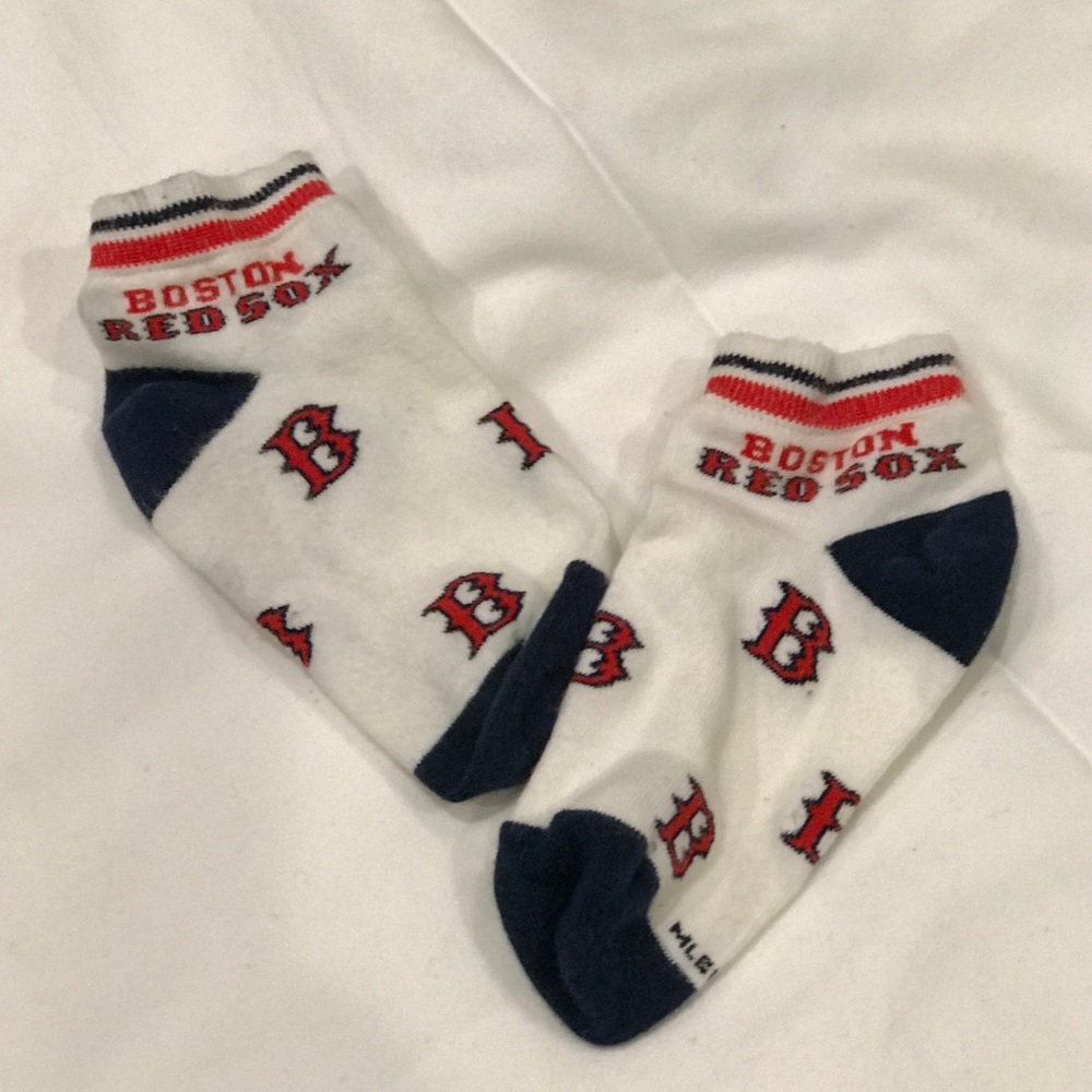 MLB Red Sox Sox Fits toddler shoe size 6
